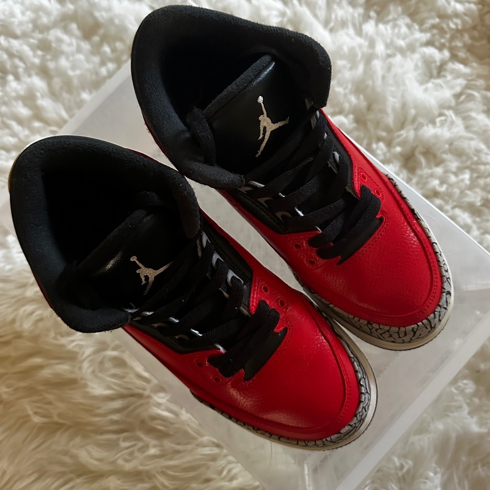 Retro Air Jordan’s 3’s Size 5 Kids